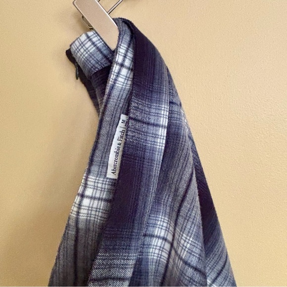 Abercrombie & Fitch| Navy Blue/White Plaid Lined Mini Skirt Size M - Picture 4 of 5
